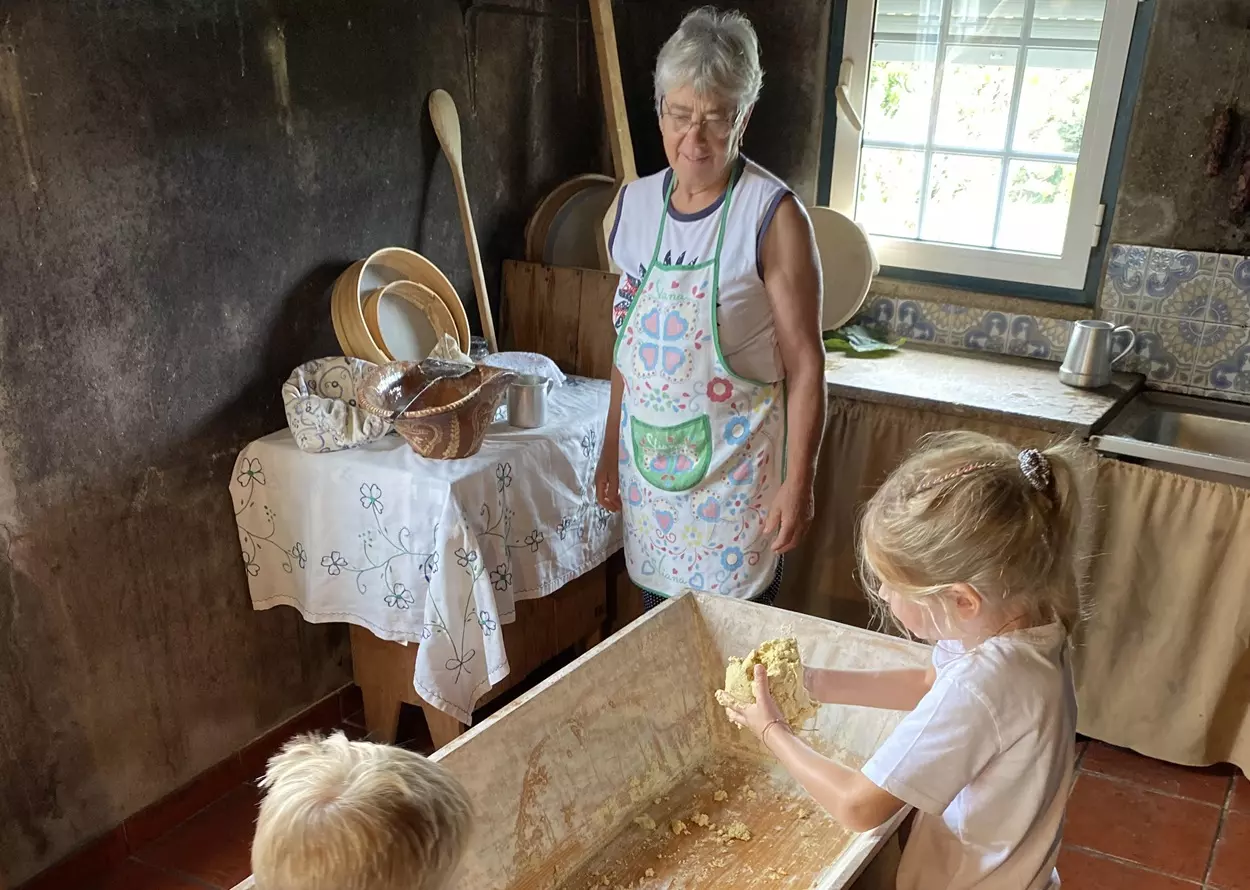 Workshop da Broa de Milho da Montaria - Descubra Minho, image size:1250x890